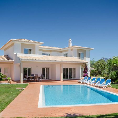Villa Montanha, Luxury Coastal Villa, With Swimming Pool, Loungers And Alfresco Dining, 10 Min Walk To The Beautiful Praia Da Luz Beach, Shops, Bars And Restaurants! Exterior photo