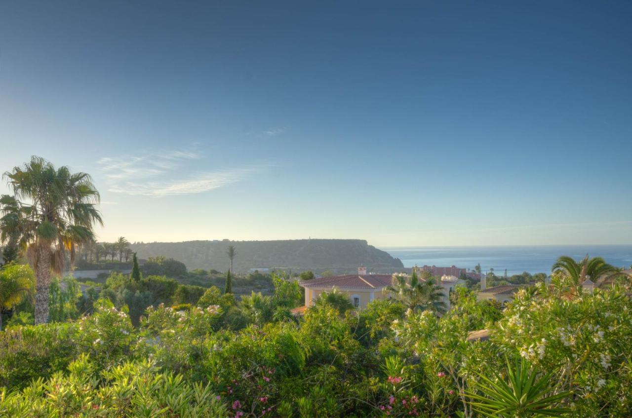 Villa Montanha, Luxury Coastal Villa, With Swimming Pool, Loungers And Alfresco Dining, 10 Min Walk To The Beautiful Praia Da Luz Beach, Shops, Bars And Restaurants! Exterior photo