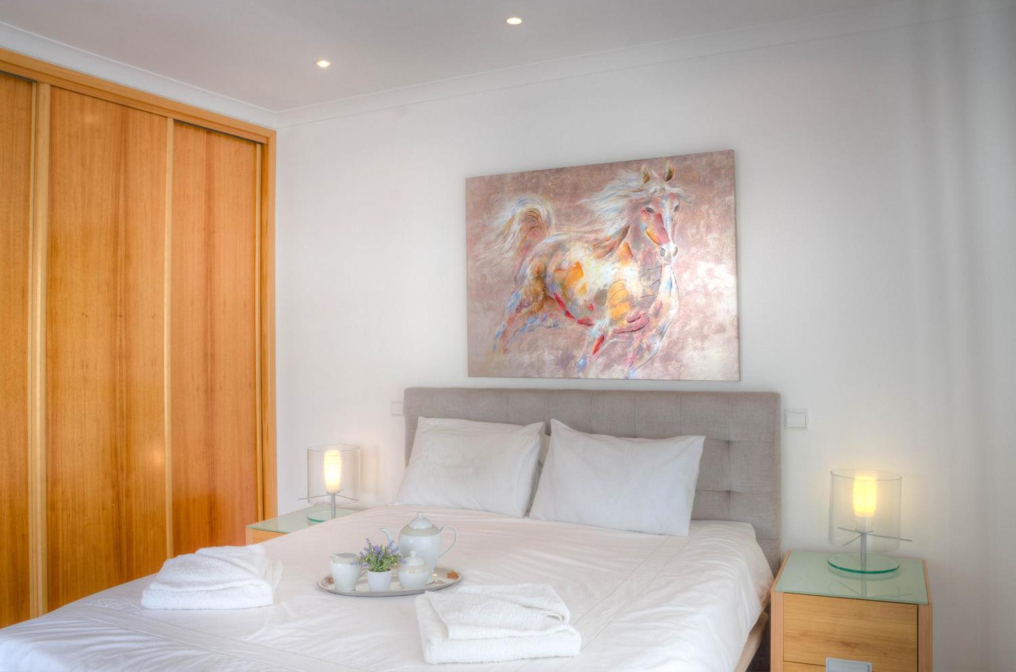 Villa Montanha, Luxury Coastal Villa, With Swimming Pool, Loungers And Alfresco Dining, 10 Min Walk To The Beautiful Praia Da Luz Beach, Shops, Bars And Restaurants! Exterior photo