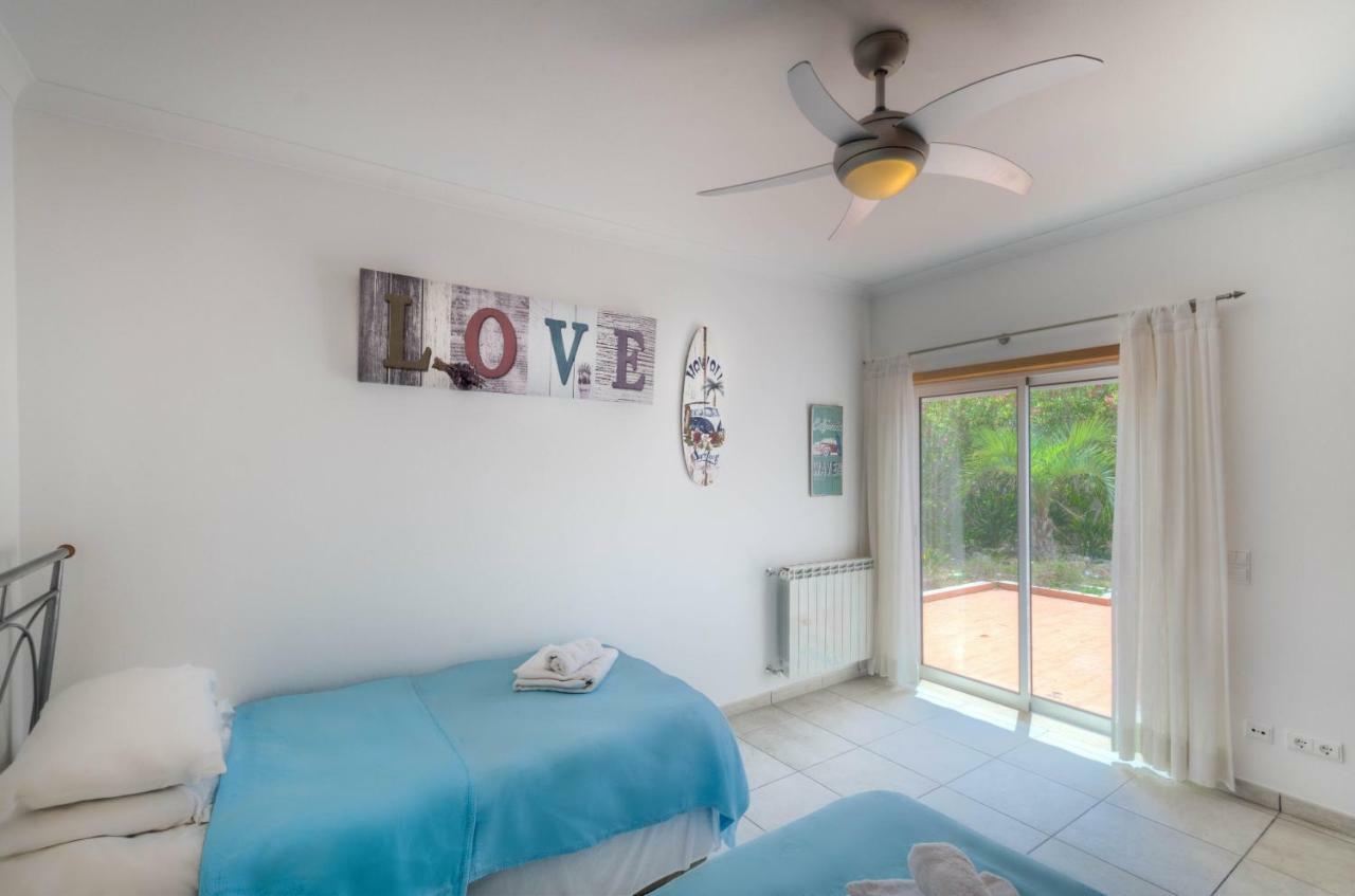 Villa Montanha, Luxury Coastal Villa, With Swimming Pool, Loungers And Alfresco Dining, 10 Min Walk To The Beautiful Praia Da Luz Beach, Shops, Bars And Restaurants! Exterior photo
