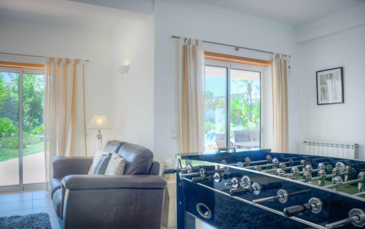 Villa Montanha, Luxury Coastal Villa, With Swimming Pool, Loungers And Alfresco Dining, 10 Min Walk To The Beautiful Praia Da Luz Beach, Shops, Bars And Restaurants! Exterior photo